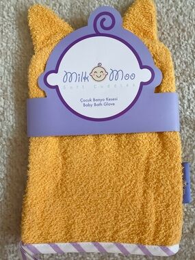 NWT  Cat Theme Baby Bath Glove